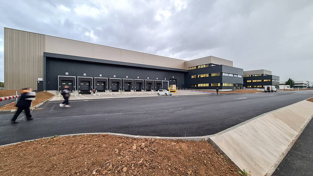 PLATEFORME LOGISTIQUE à Tremblay-en-France. ADP MIDI